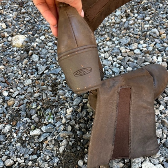 KEEN Akita Mid Calf Boots Wedge Heel Taupe Brown Soft Leather Size 8 Women’s - Picture 6 of 10